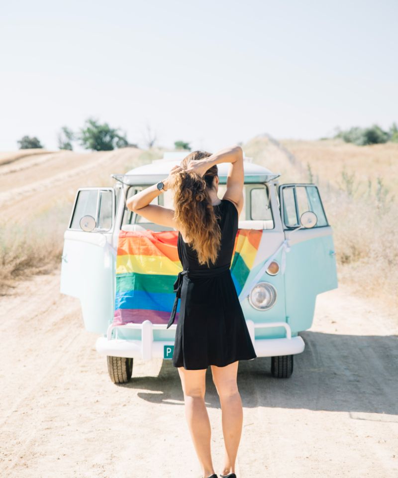 happy-lesbian-women-in-the-old-van